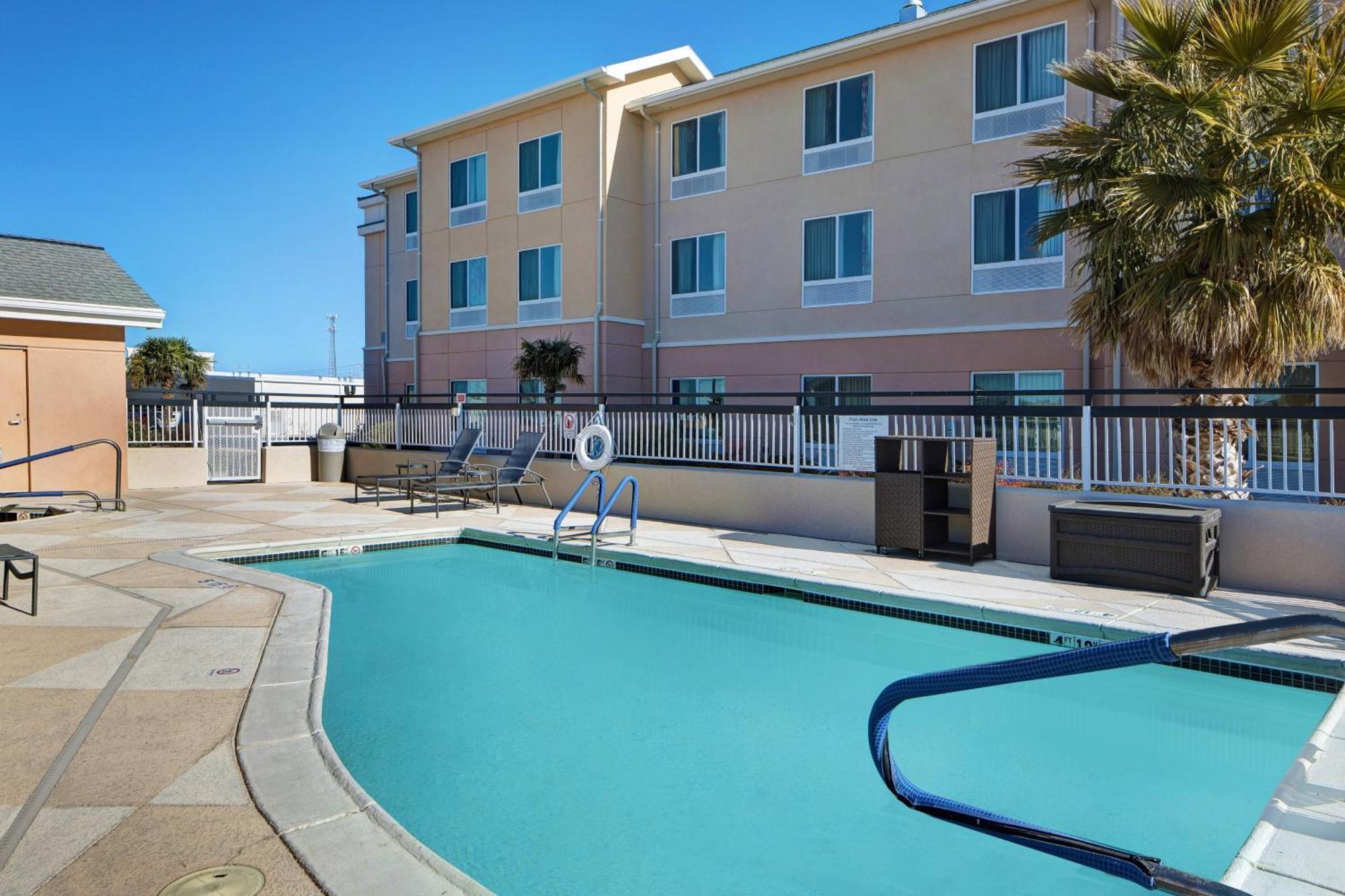 Fairfield Inn And Suites Carlsbad Bagian luar foto