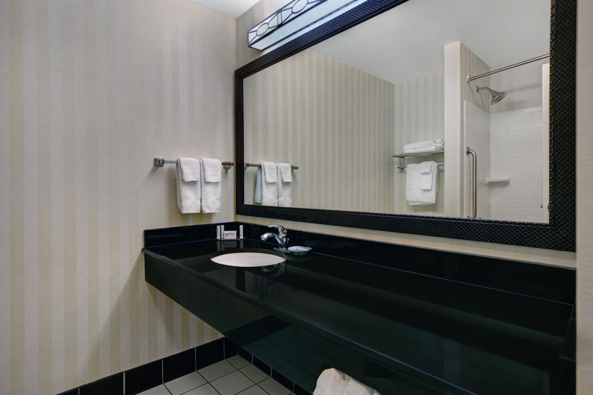 Fairfield Inn And Suites Carlsbad Bagian luar foto