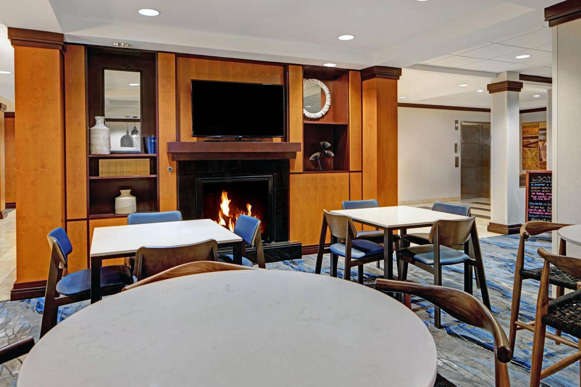 Fairfield Inn And Suites Carlsbad Bagian luar foto