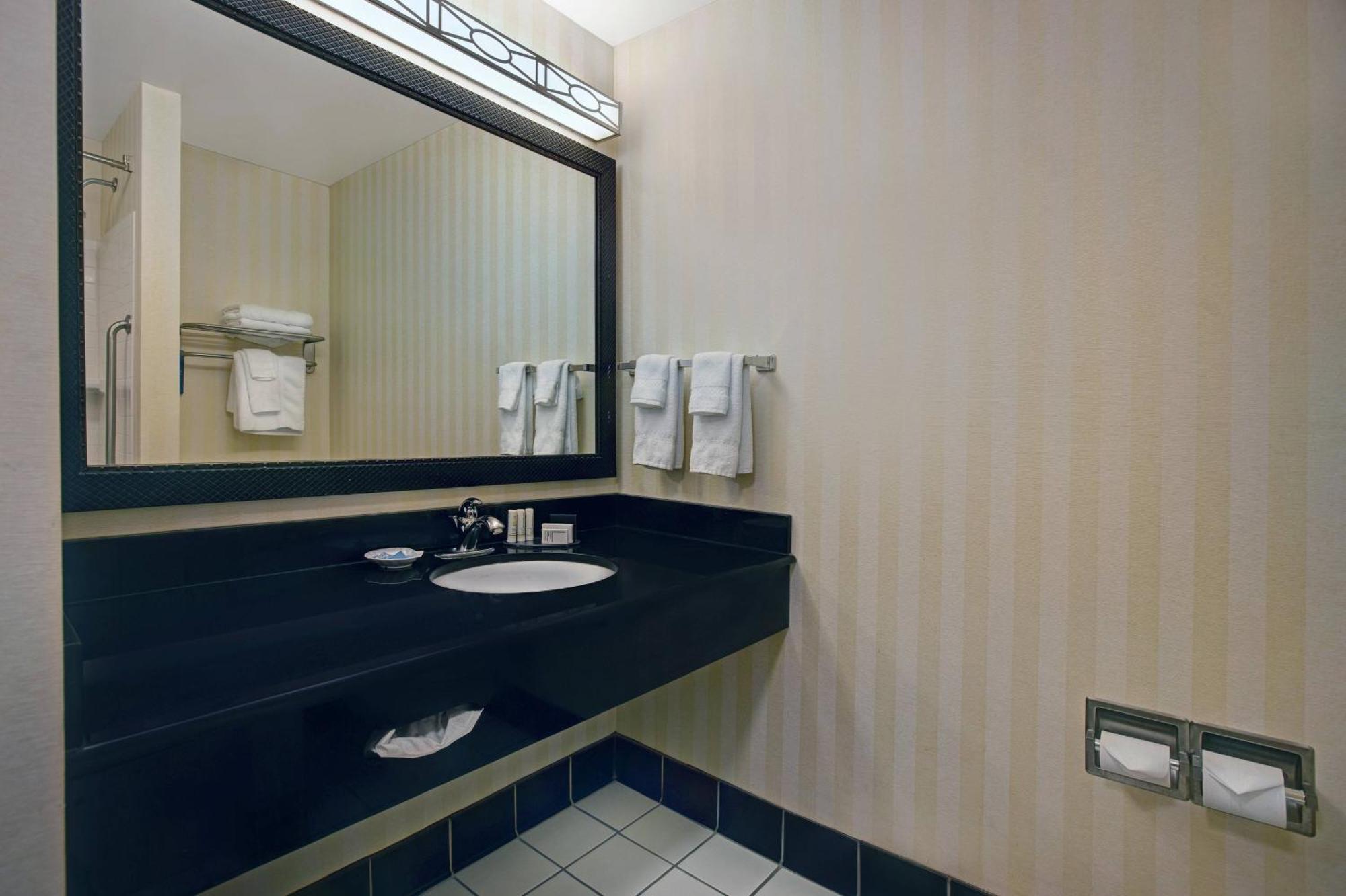 Fairfield Inn And Suites Carlsbad Bagian luar foto
