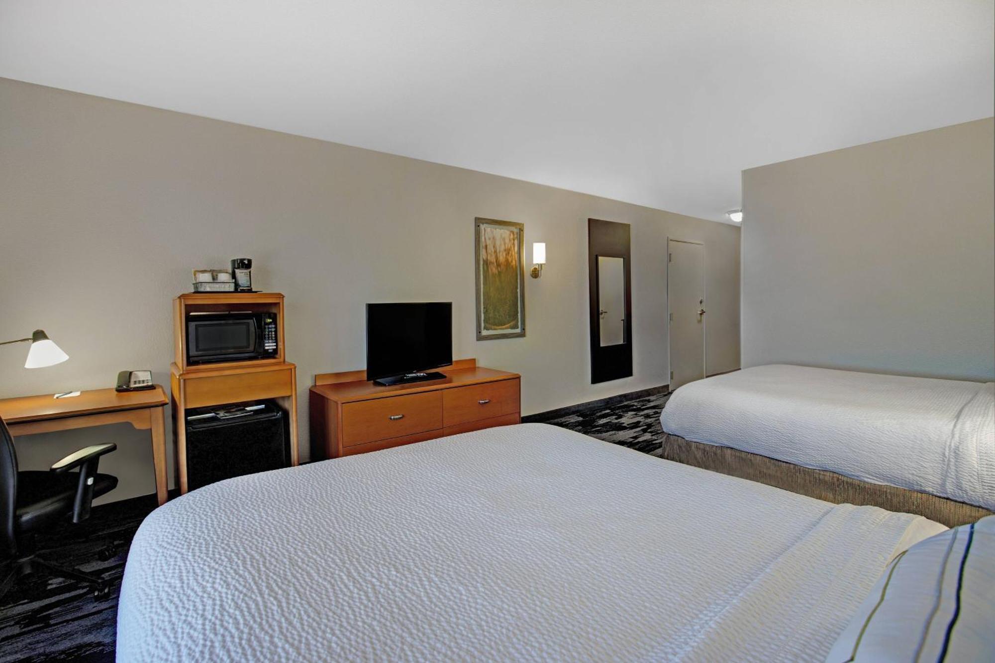 Fairfield Inn And Suites Carlsbad Bagian luar foto