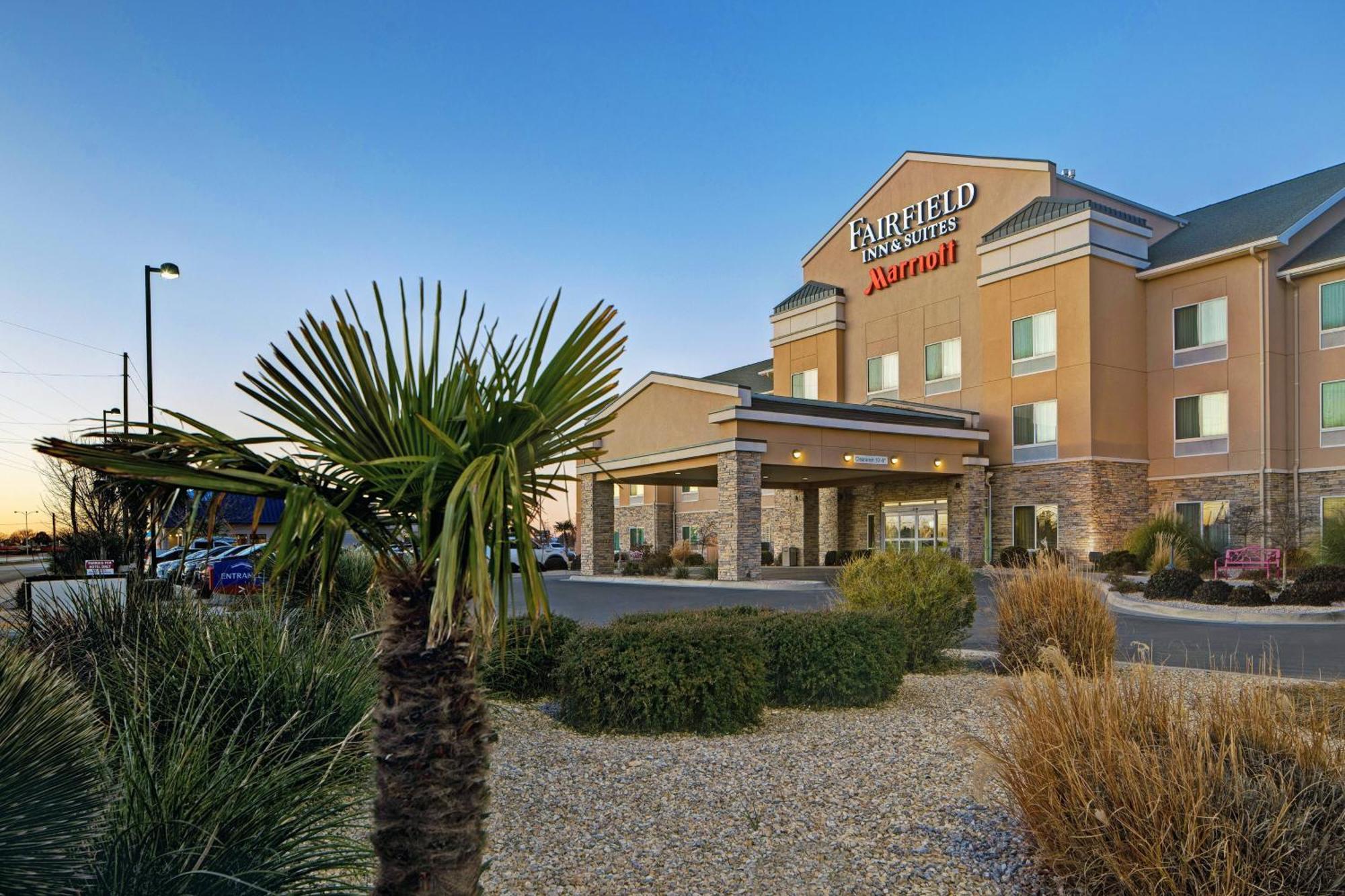 Fairfield Inn And Suites Carlsbad Bagian luar foto